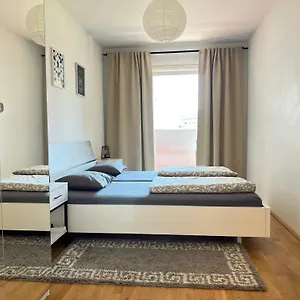  Apartment 2 Bedroom Next To Metro U1 And Pr Garage